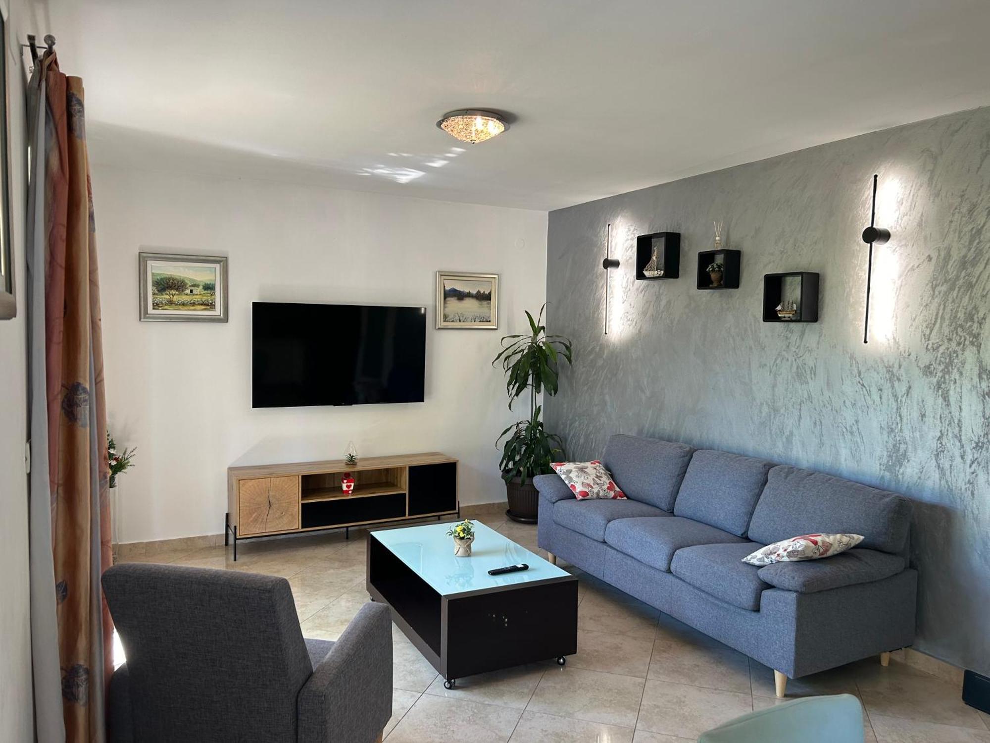 Cozy Apartment Lenny Split Exterior photo